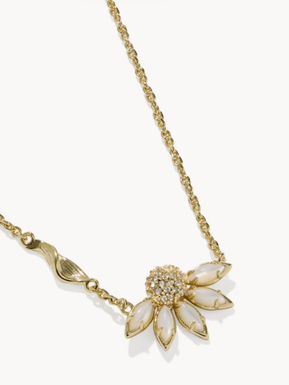 Kendra Scott Anya Flower Short Pendant Necklace in Ivory Mix - Picture 4 of 6